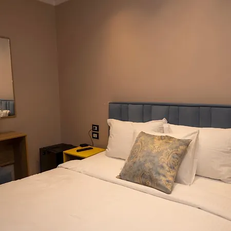 Hotel Gjika *