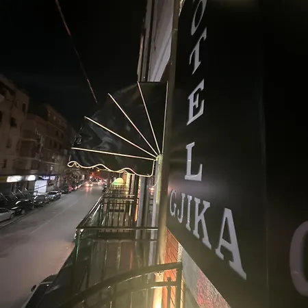 Gjika * ティラナ